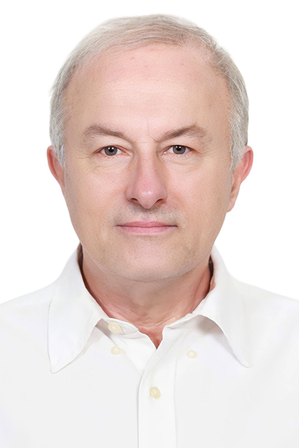 Take passport photo at professional studio in Ho Chi Minh City